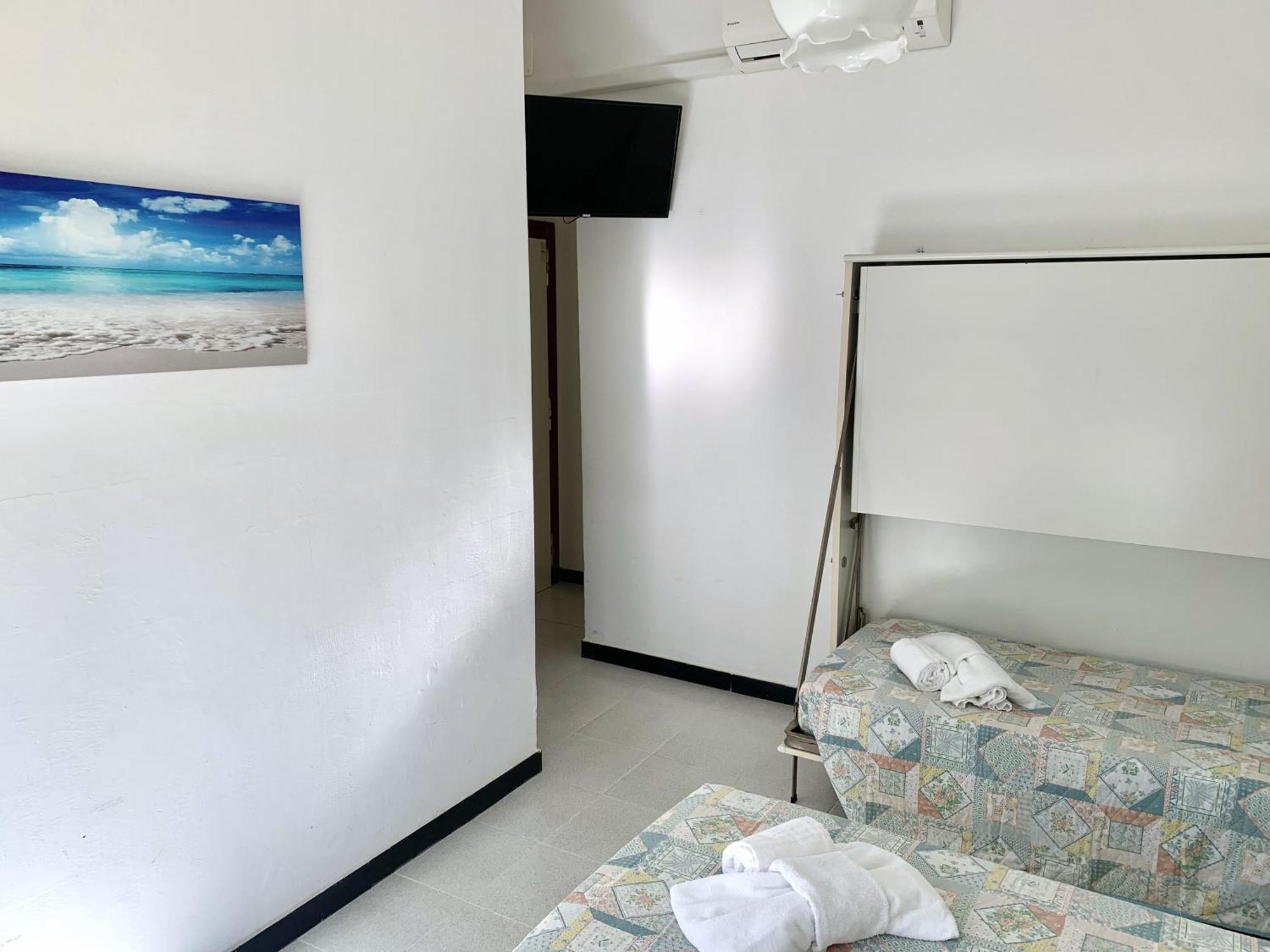 Hotel Villa Chiara ฟีนาเลลีกูเร ภายนอก รูปภาพ