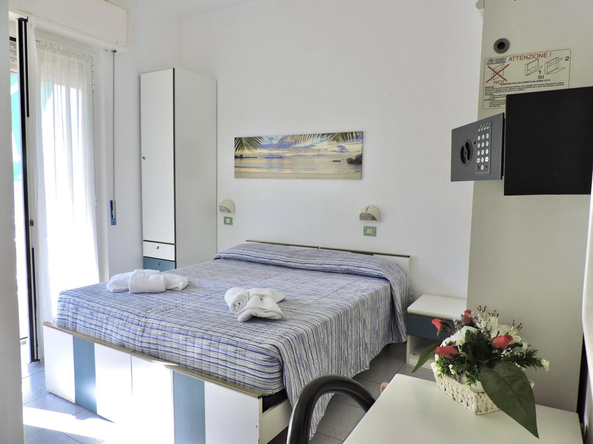 Hotel Villa Chiara ฟีนาเลลีกูเร ภายนอก รูปภาพ